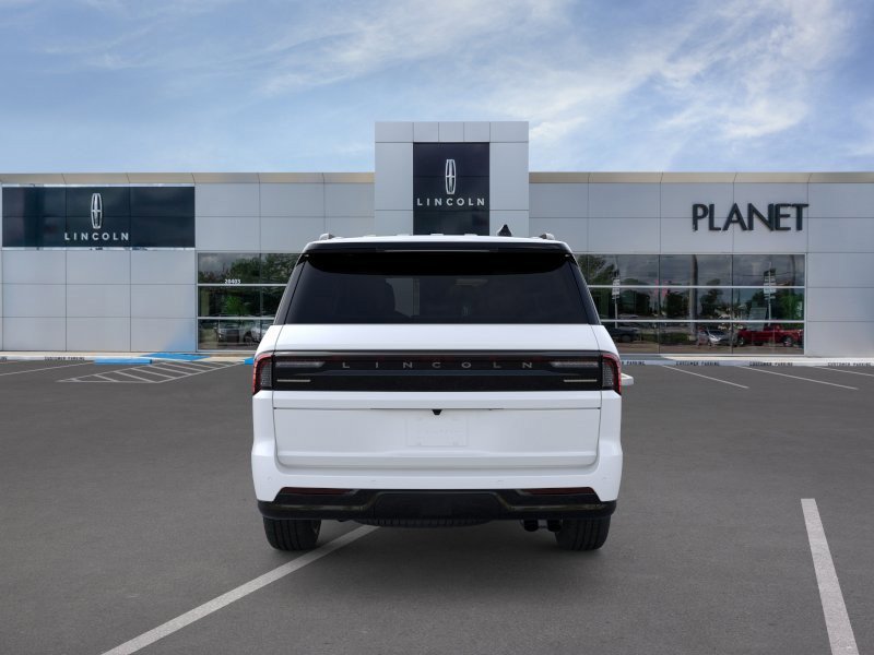 New 2026 Lincoln Navigator Black Label w/ Black Label Special Edition AWD/4WD image 5