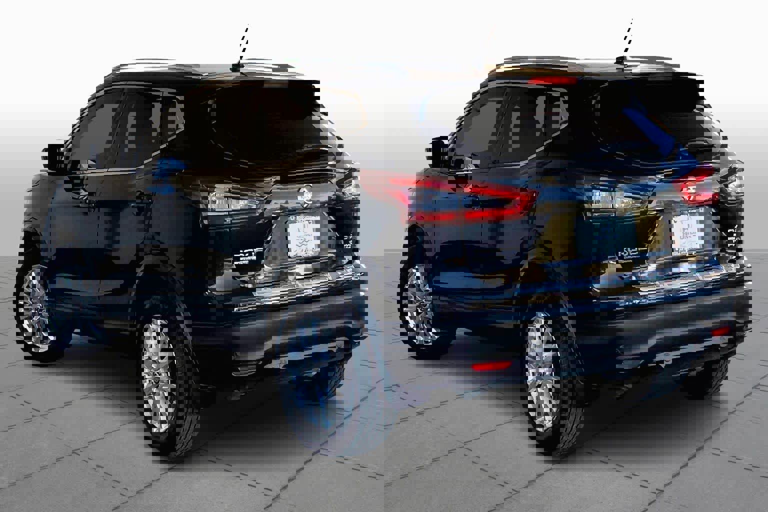 Used 2022 Nissan Rogue Sport SV image 12