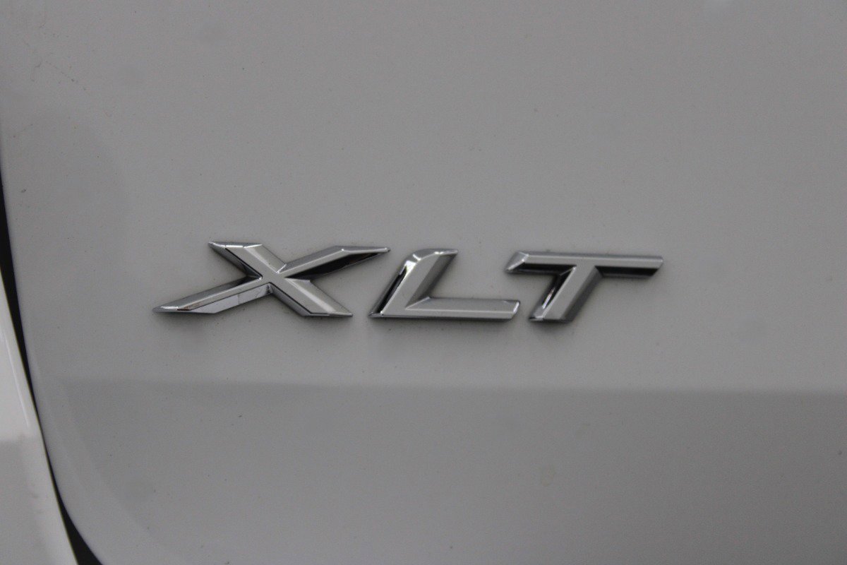 Used 2021 Ford Explorer XLT w/ Equipment Group 202A AWD/4WD image 33