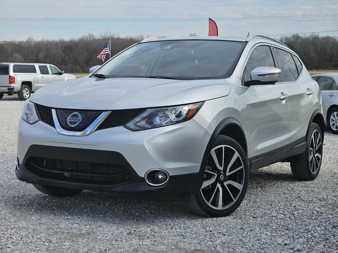 Used 2019 Nissan Rogue Sport SL w/ Premium Package image 2