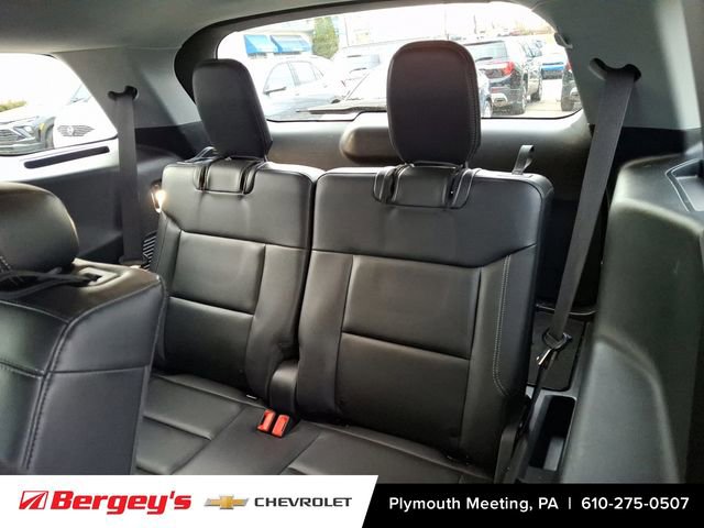 Used 2023 Ford Explorer XLT w/ Equipment Group 202A image 12