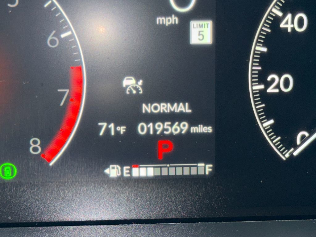 Used 2025 Honda Pilot EX-L image 17