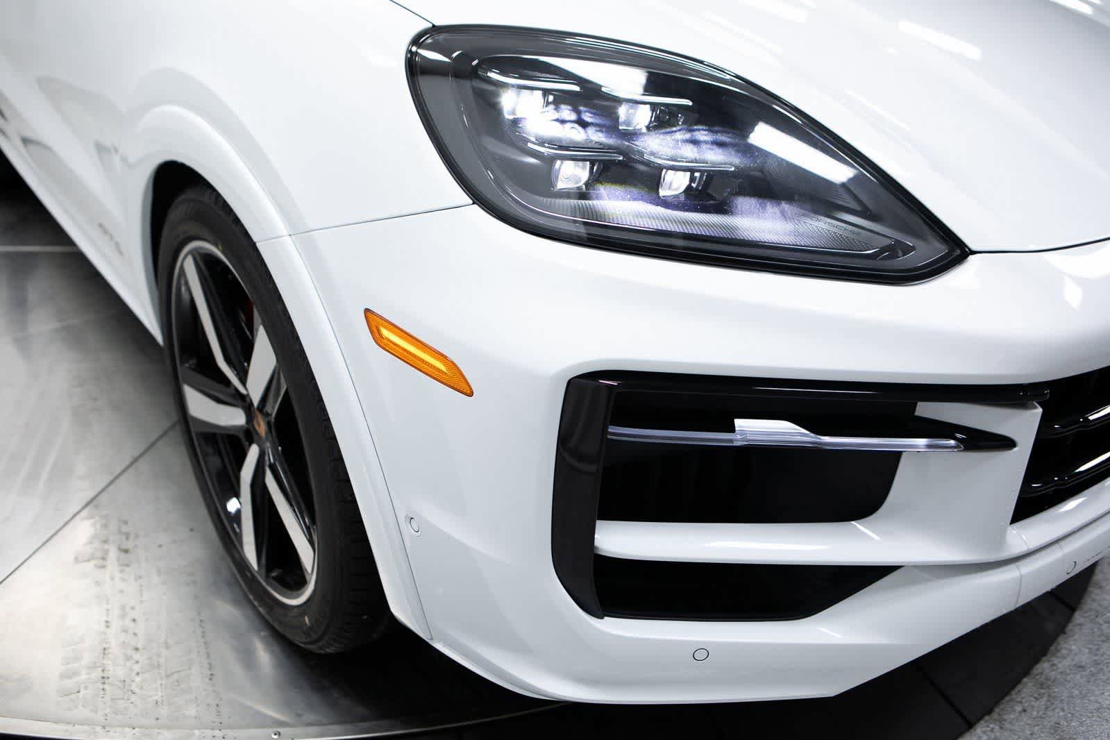 New 2026 Porsche Cayenne GTS AWD/4WD image 12