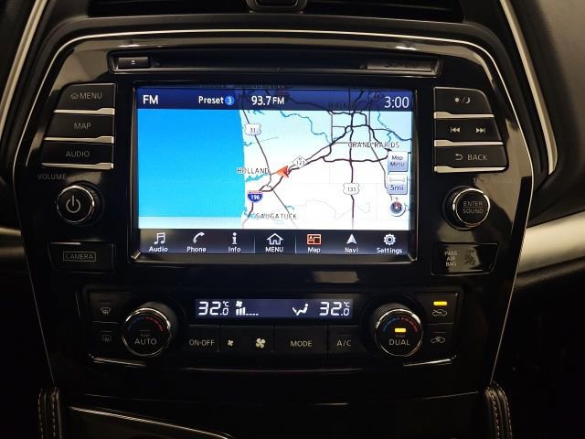 Used 2016 Nissan Maxima SR image 25