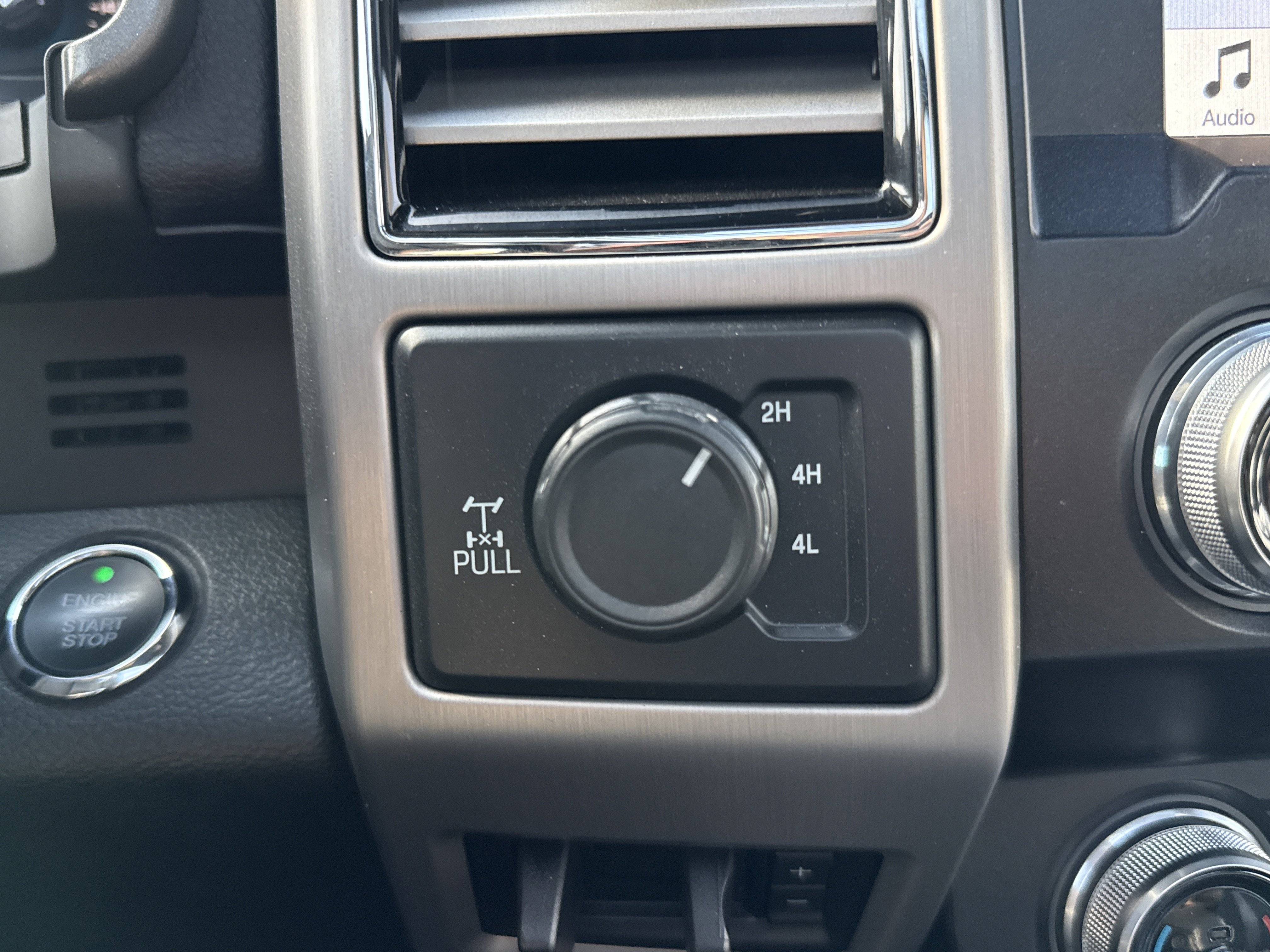 Used 2019 Ford F250 Platinum w/ Platinum Ultimate Package AWD/4WD image 26