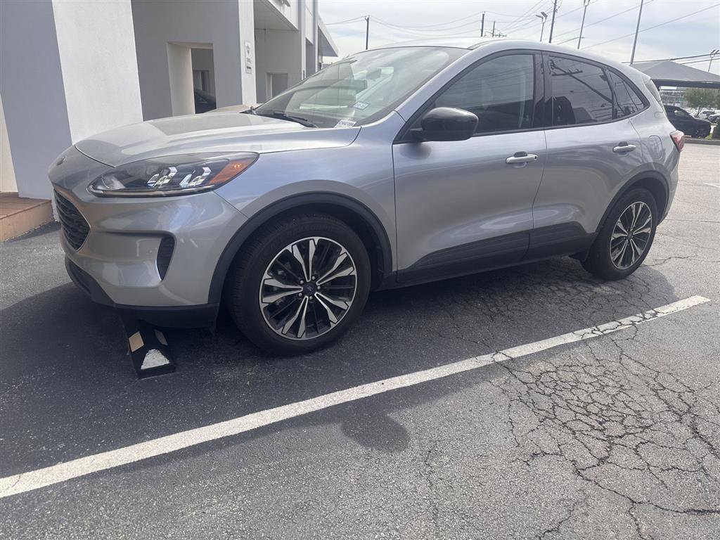 Used 2022 Ford Escape SE w/ SE Sport Appearance Package