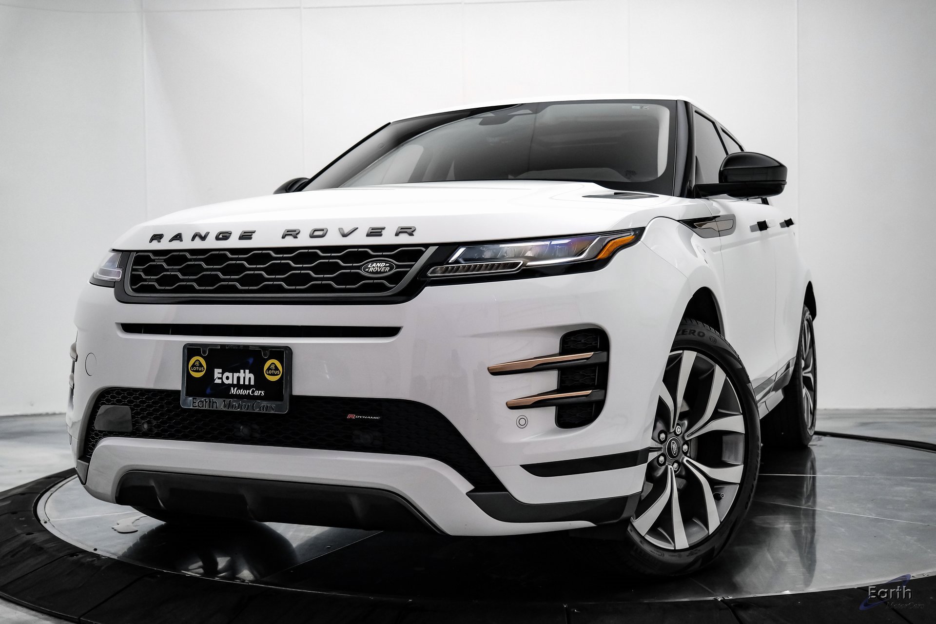 Used 2023 Land Rover Range Rover Evoque R-Dynamic S image 3