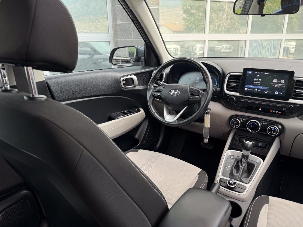 Used 2023 Hyundai Venue SEL w/ Cargo Package FWD image 39
