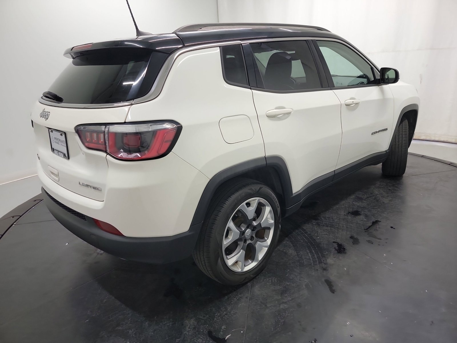 Used 2018 Jeep Compass Limited w/ Navigation Group image 9