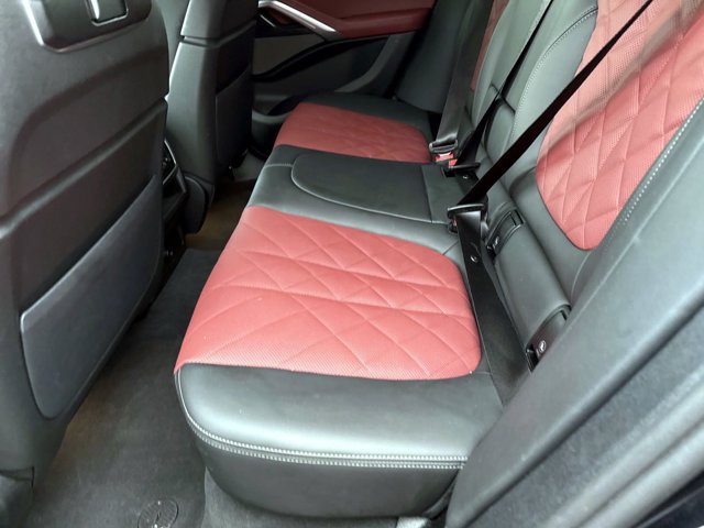 Used 2026 BMW X6 xDrive40i AWD/4WD image 14