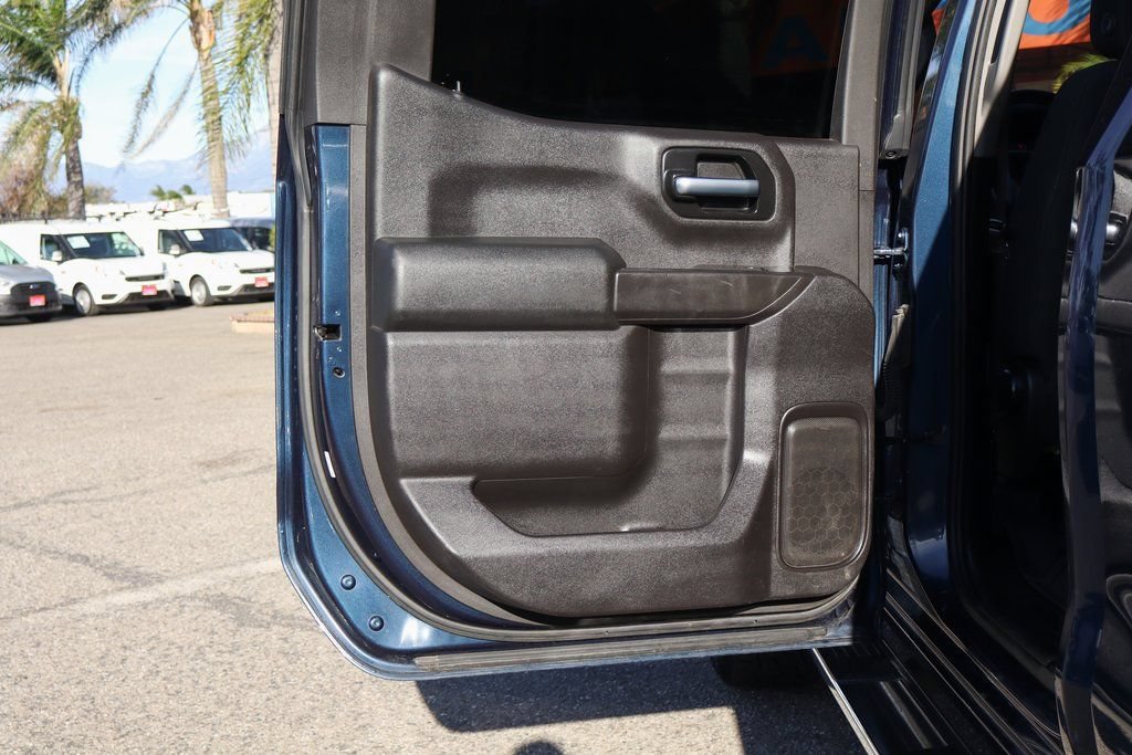 Used 2019 Chevrolet Silverado 1500 Custom w/ Custom Max Trailering Package AWD/4WD image 37
