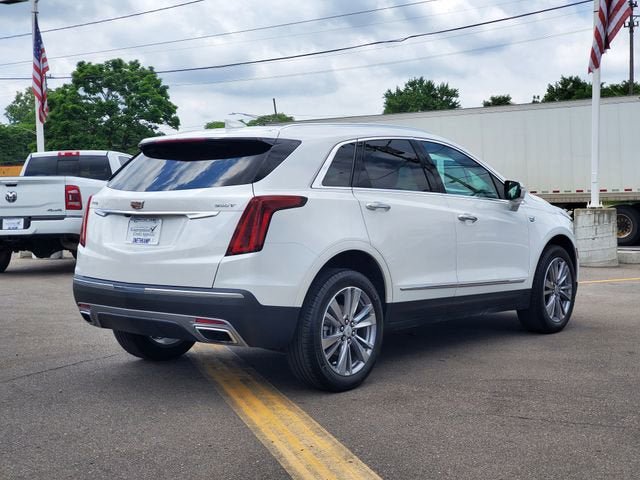 Used 2024 Cadillac XT5 Premium Luxury w/ LPO, Floor Liner Package FWD image 3