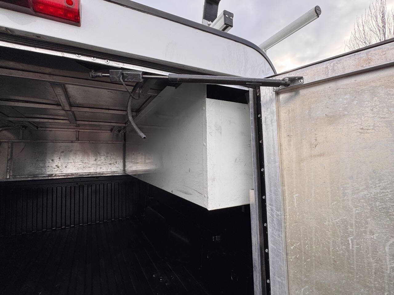 Used 2016 Toyota Tacoma SR image 33