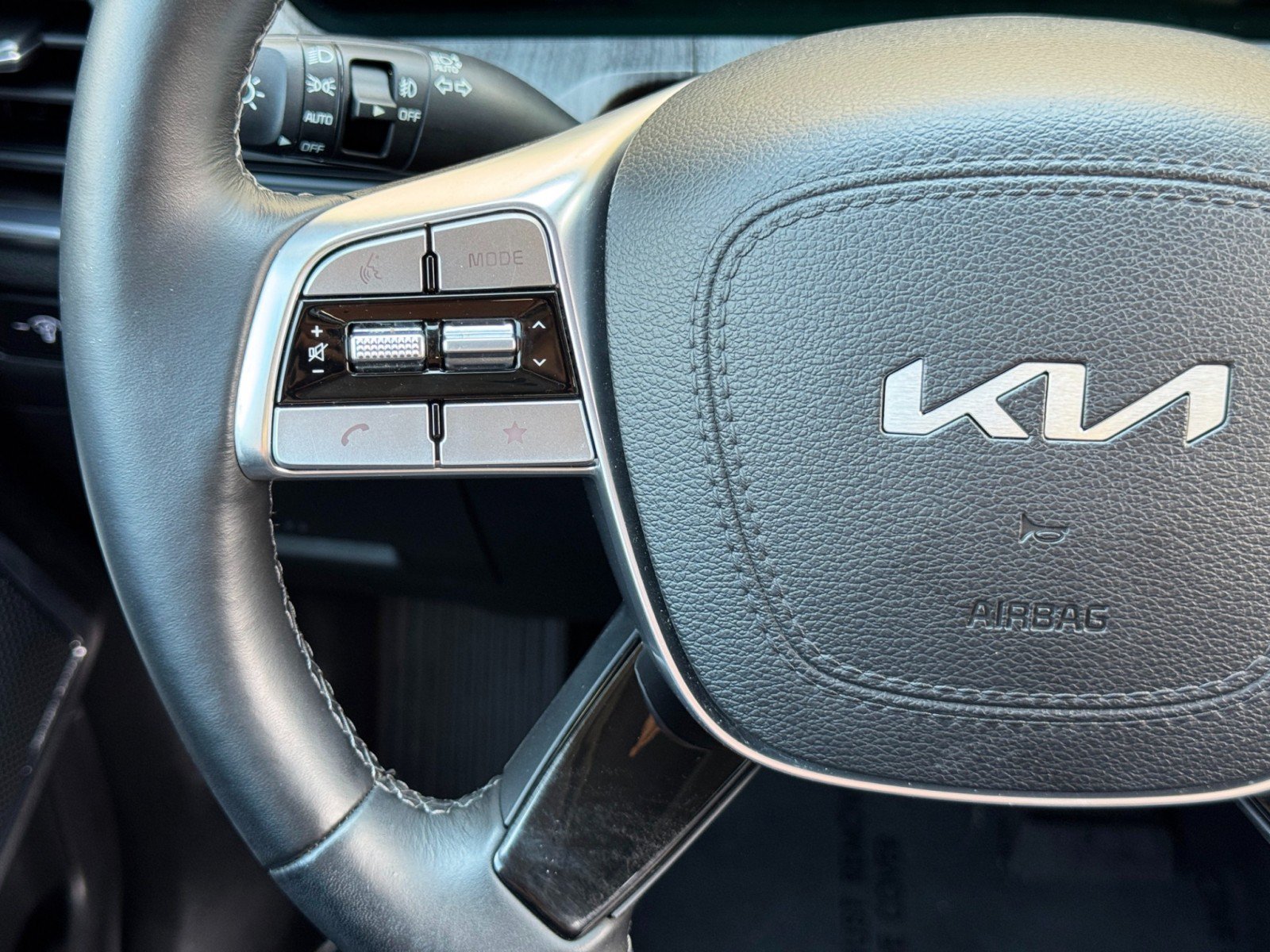 Used 2024 Kia Telluride SX Prestige AWD/4WD image 22