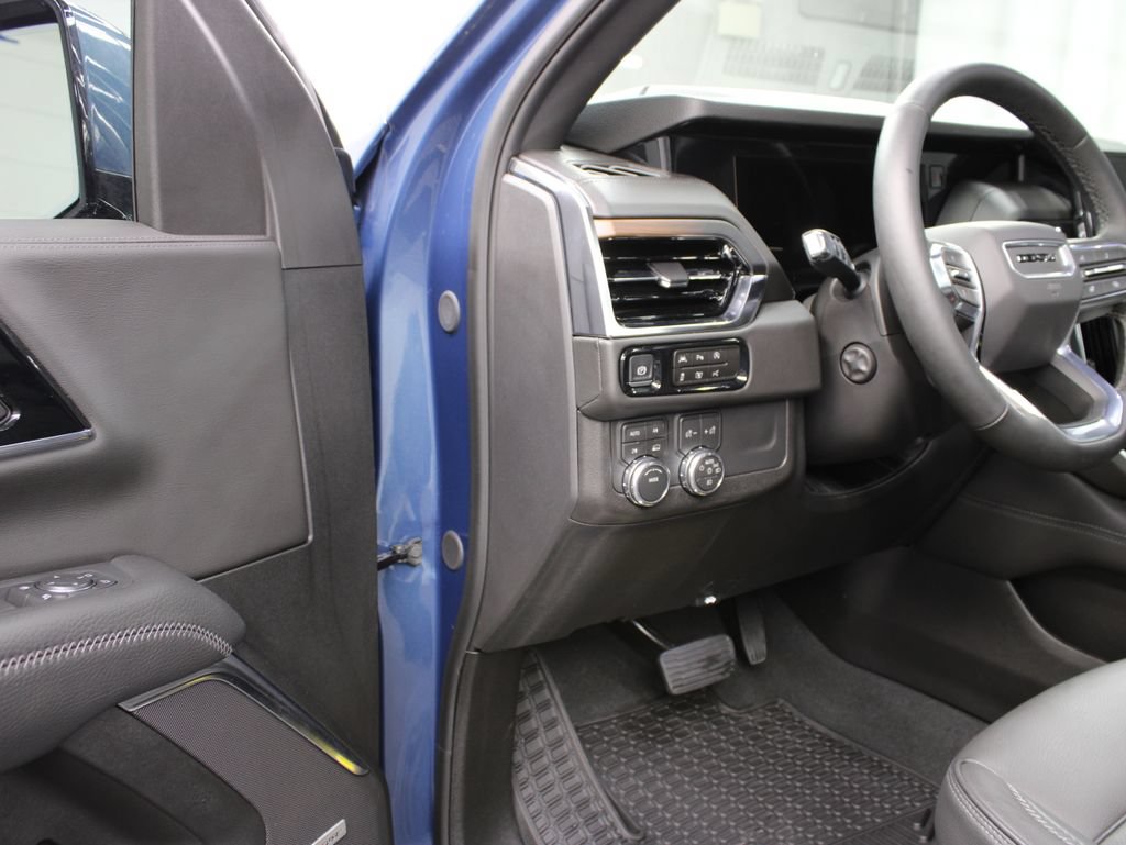 Used 2026 GMC Yukon Denali w/ Sun & Power Step Package AWD/4WD image 62