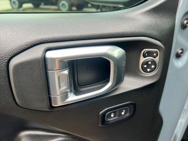 Certified 2024 Jeep Gladiator Sport AWD/4WD image 33