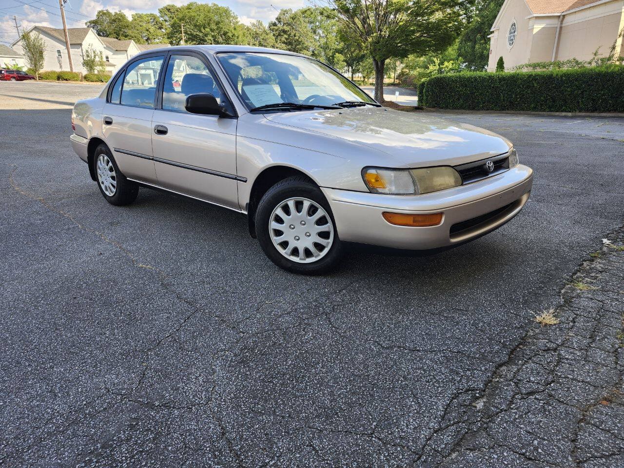 Used 1995 Toyota Corolla DX FWD image 1