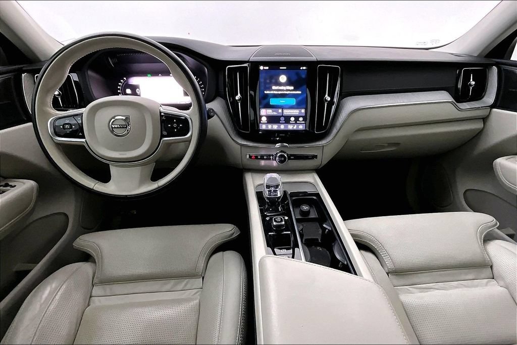 Certified 2024 Volvo XC60 B5 Ultimate w/ Protection Package Premier AWD/4WD image 18