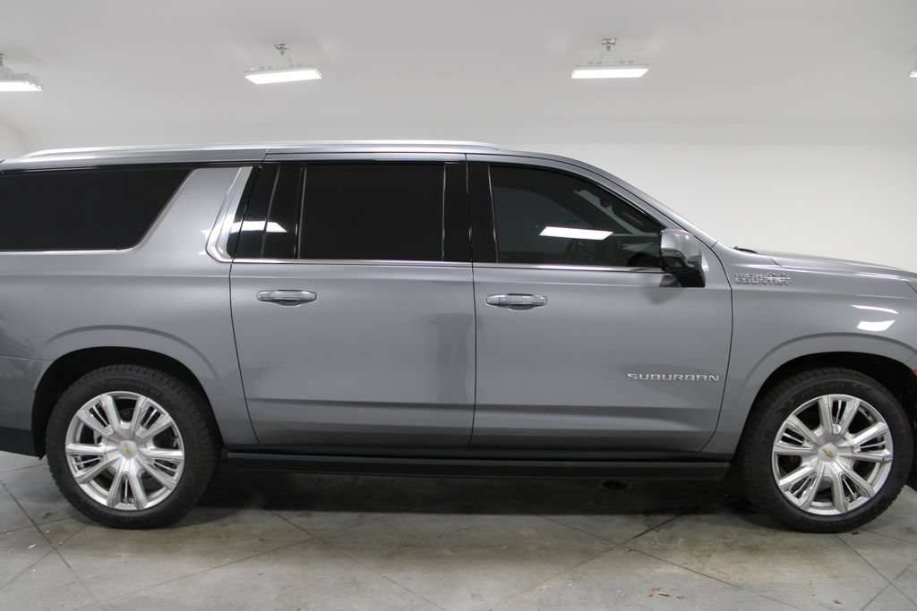 Used 2021 Chevrolet Suburban High Country RWD image 12