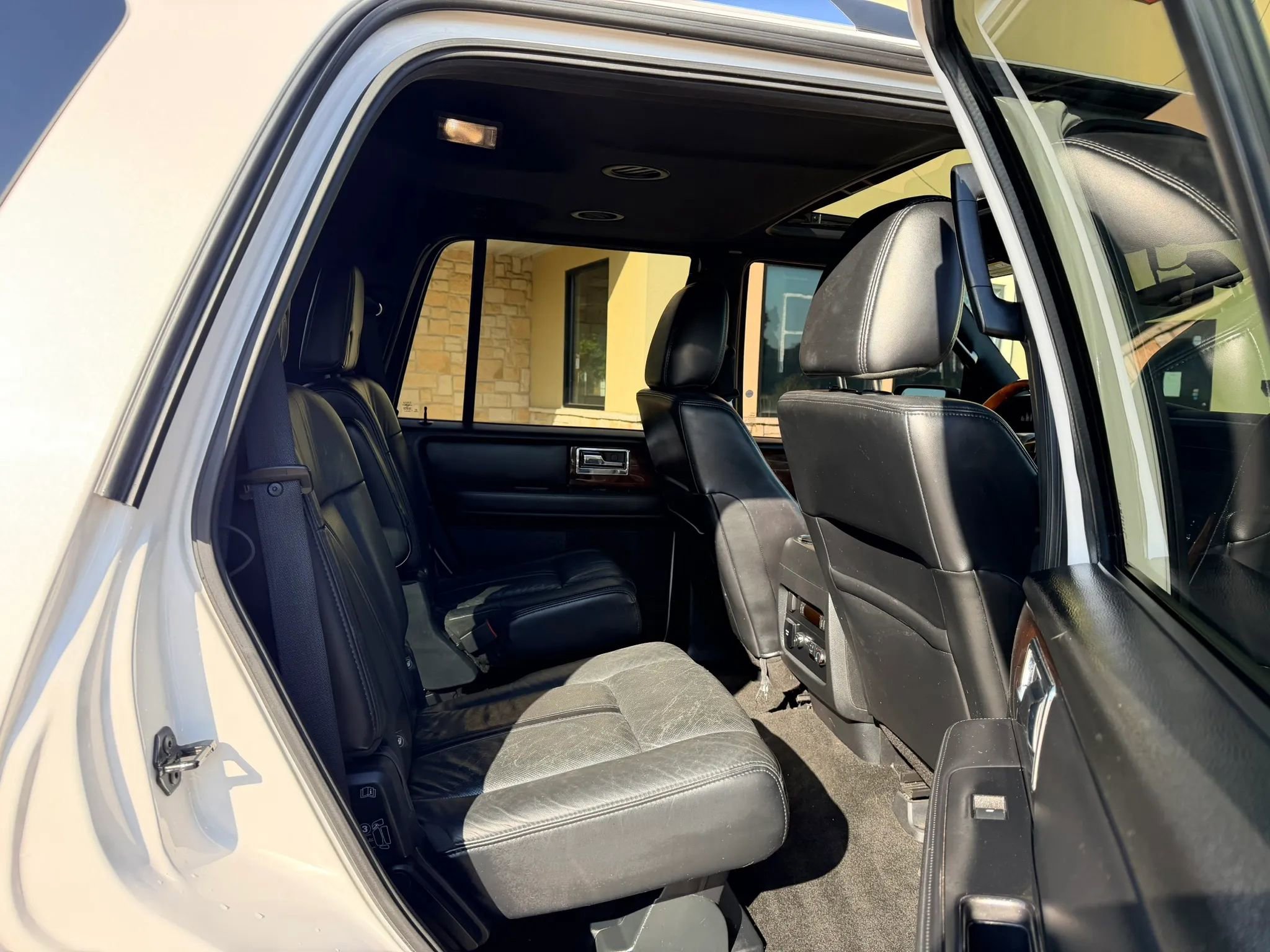 Used 2016 Lincoln Navigator Select AWD/4WD image 13