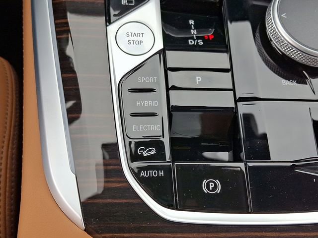 Certified 2025 BMW X5 xDrive50e w/ Premium Package image 22