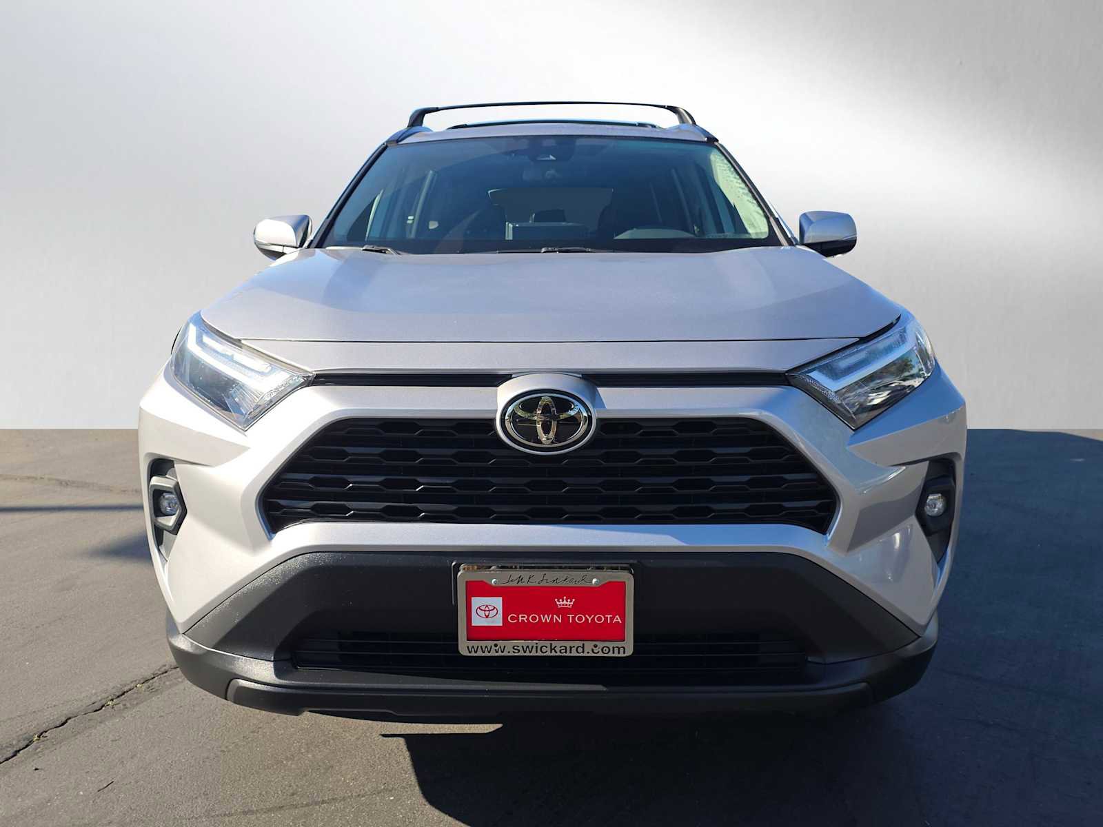 Used 2022 Toyota RAV4 XLE Premium image 8