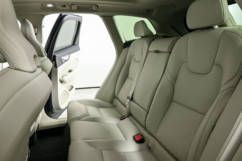 New 2026 Volvo XC60 B5 Ultra w/ Protection Package Premier image 21