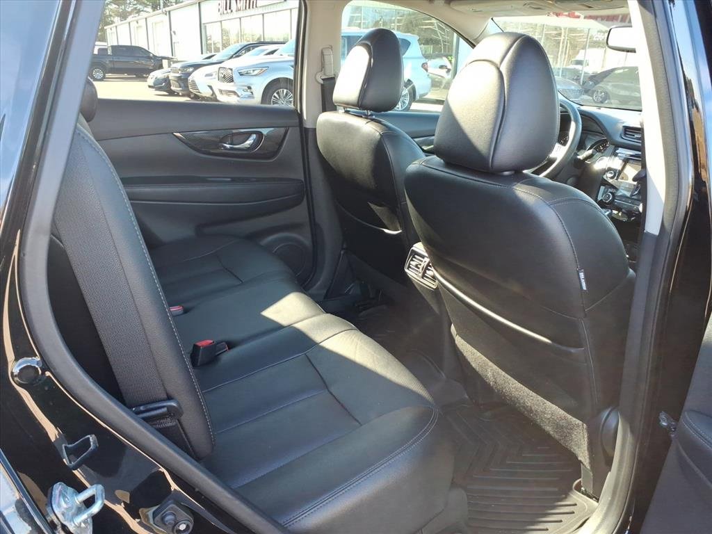 Used 2017 Nissan Rogue SL w/ SL Premium Package image 12