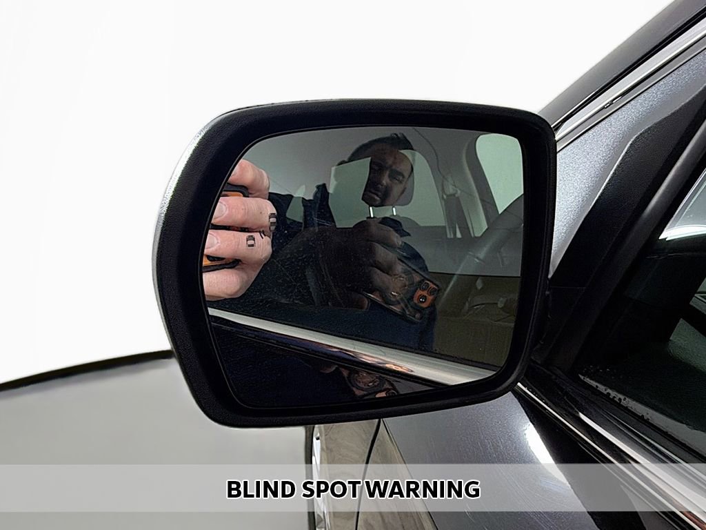 Used 2024 Ford Edge SEL w/ Convenience Package image 3