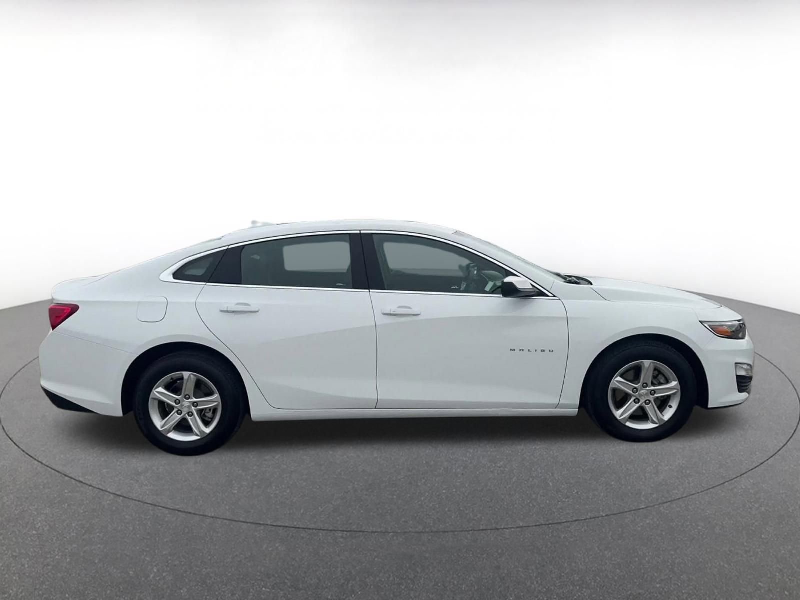Used 2024 Chevrolet Malibu LT image 16