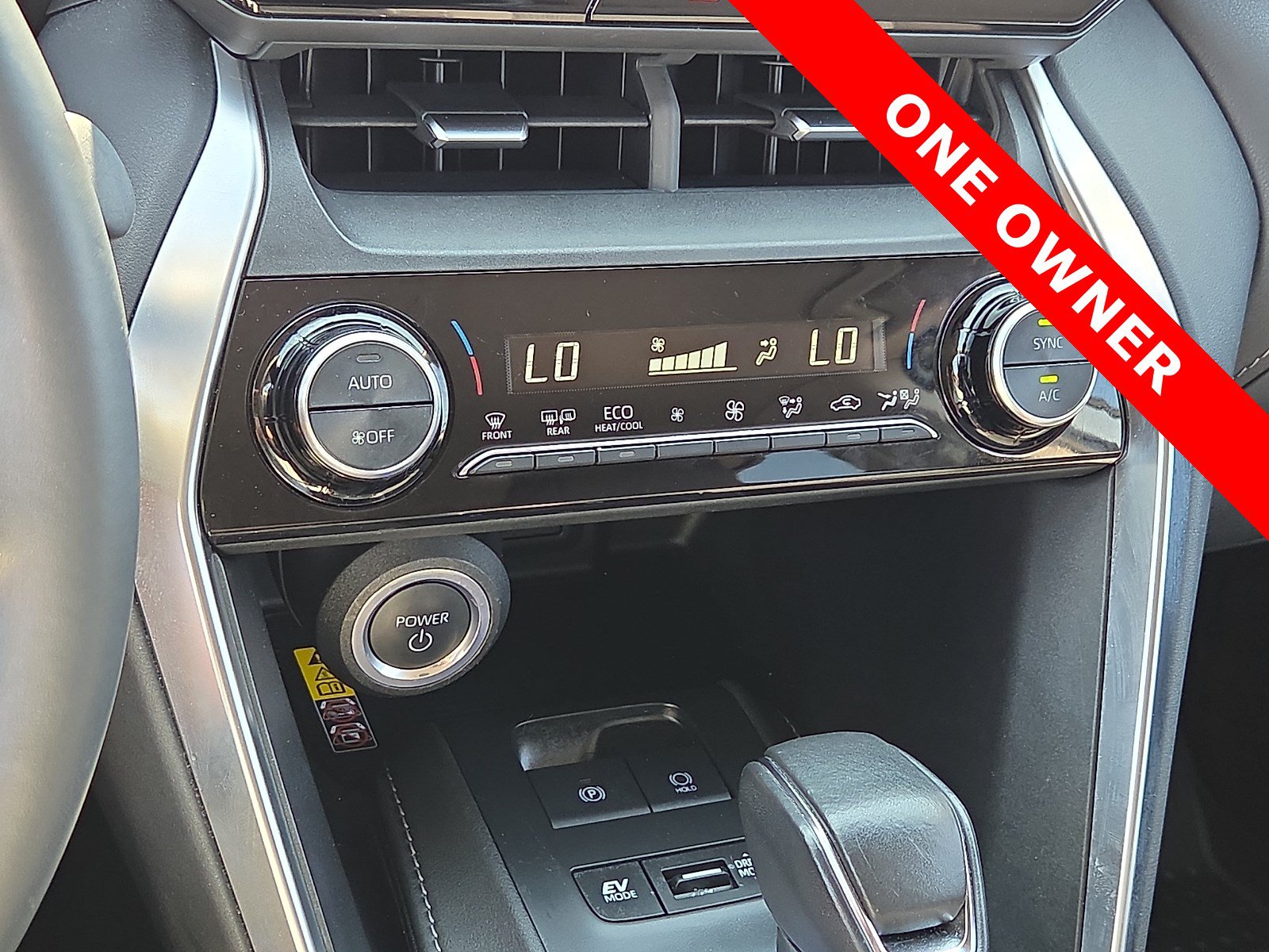 Used 2024 Toyota Venza LE AWD/4WD image 19