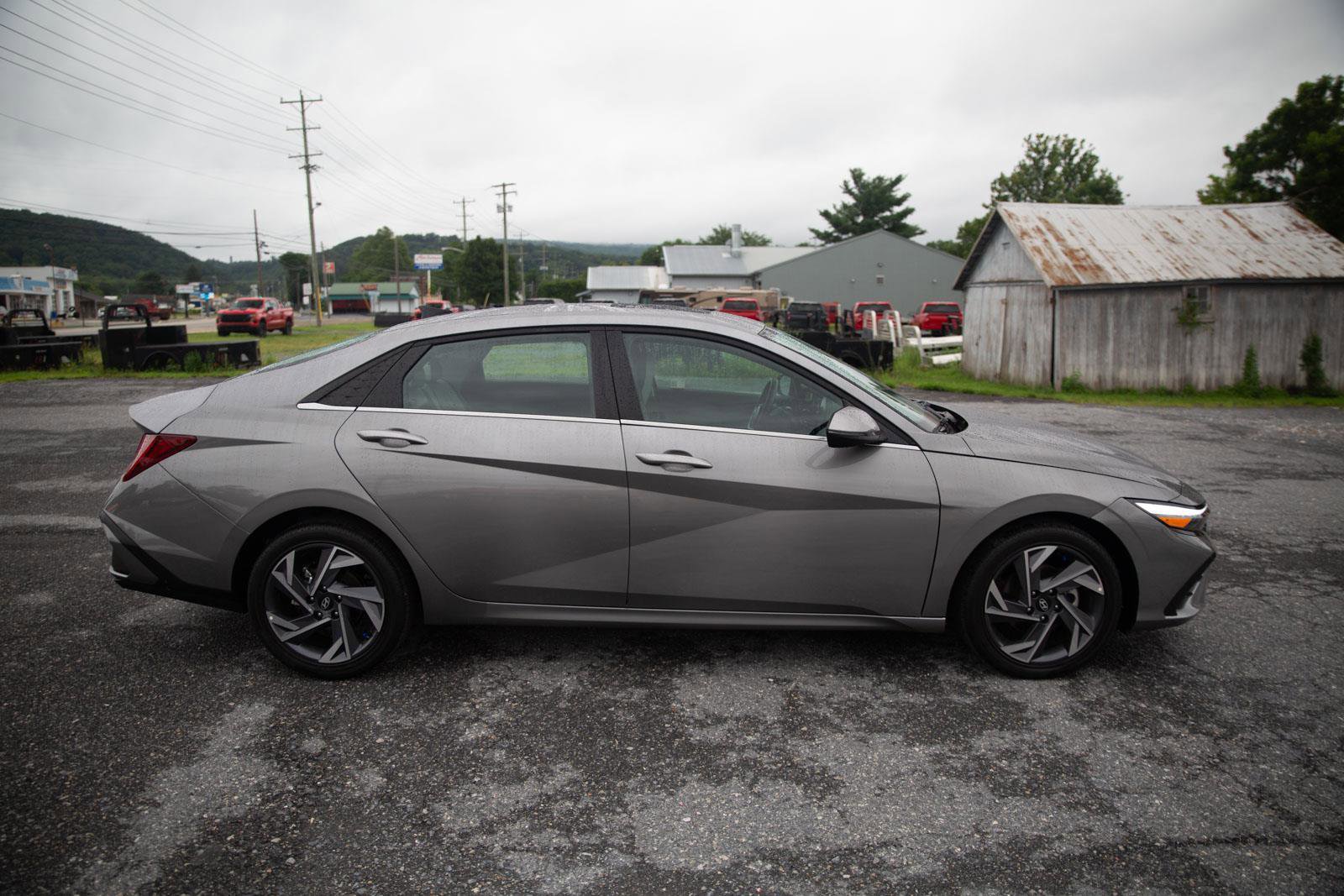 Used 2025 Hyundai Elantra Limited video 2