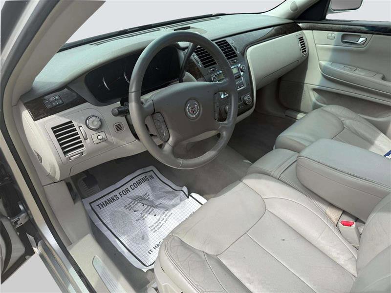 Used 2011 Cadillac DTS Luxury image 23