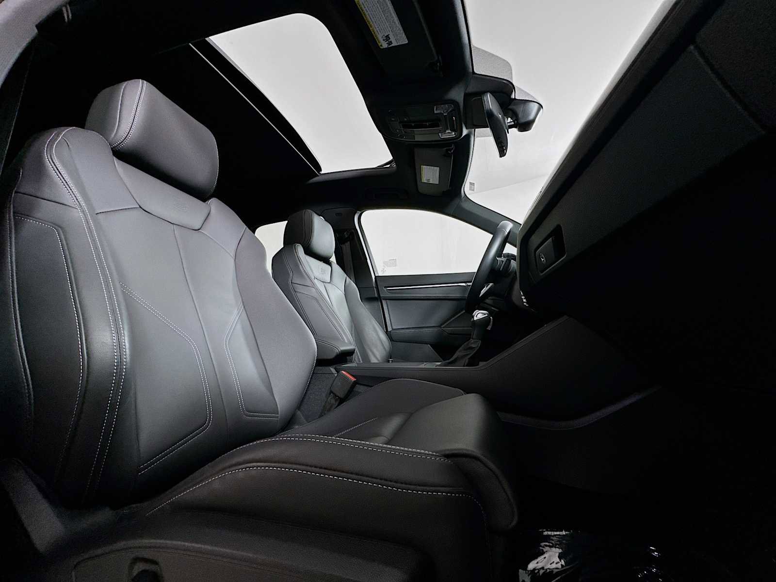 Certified 2024 Audi Q3 2.0T Premium Plus w/ Premium Plus Package AWD/4WD image 27