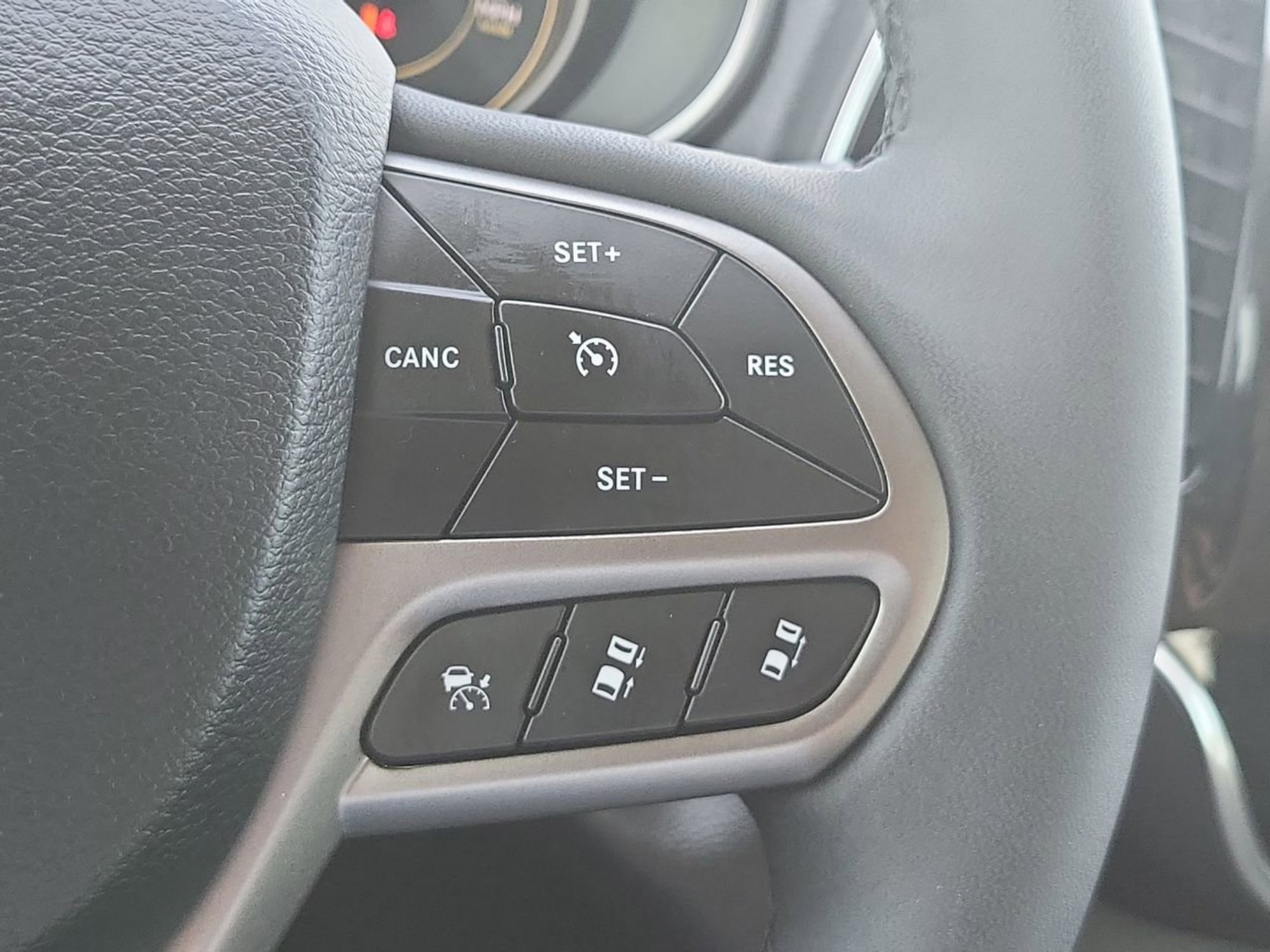 Used 2022 Jeep Cherokee Limited image 25