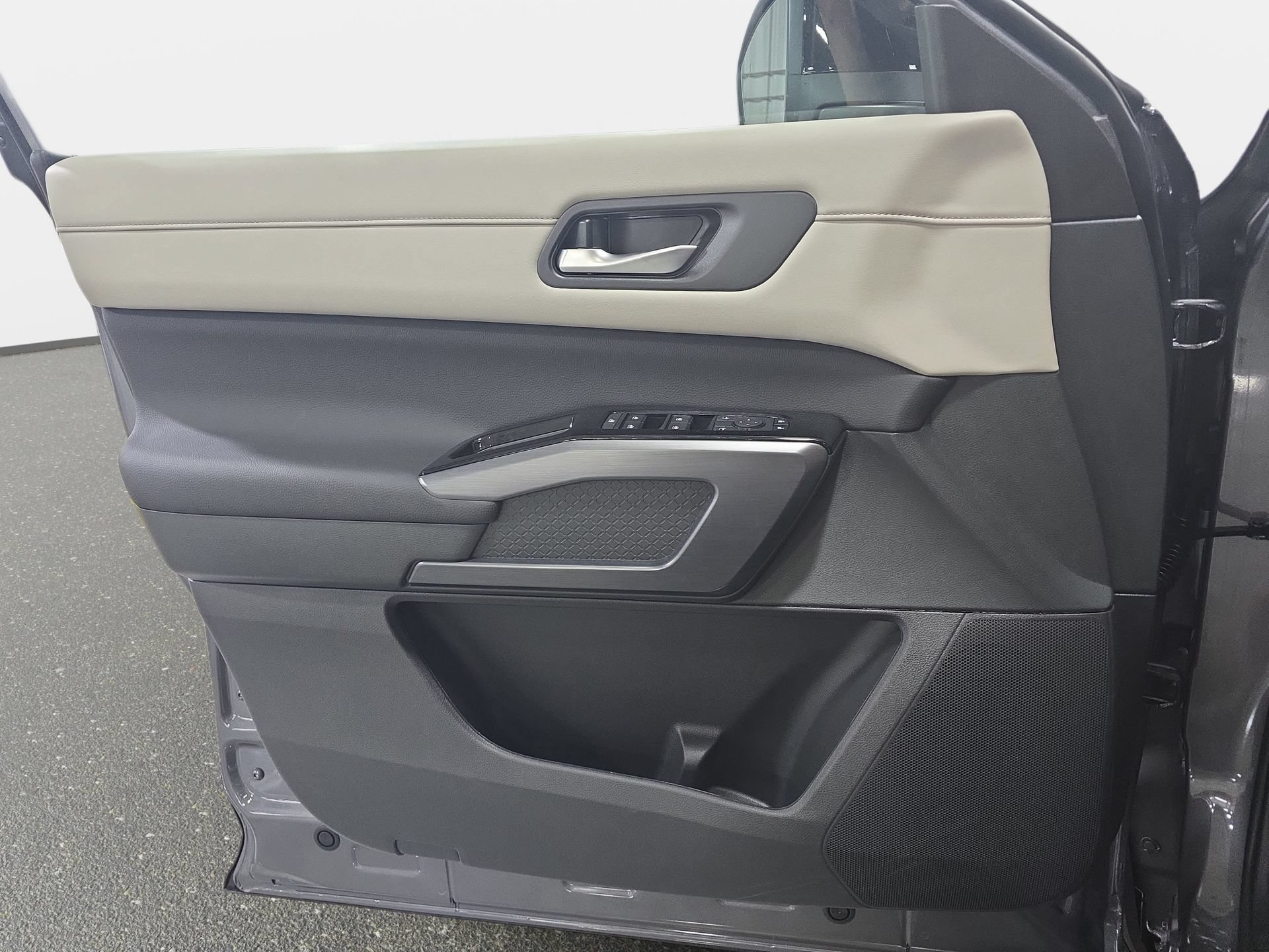 New 2026 Nissan Pathfinder SL FWD image 26