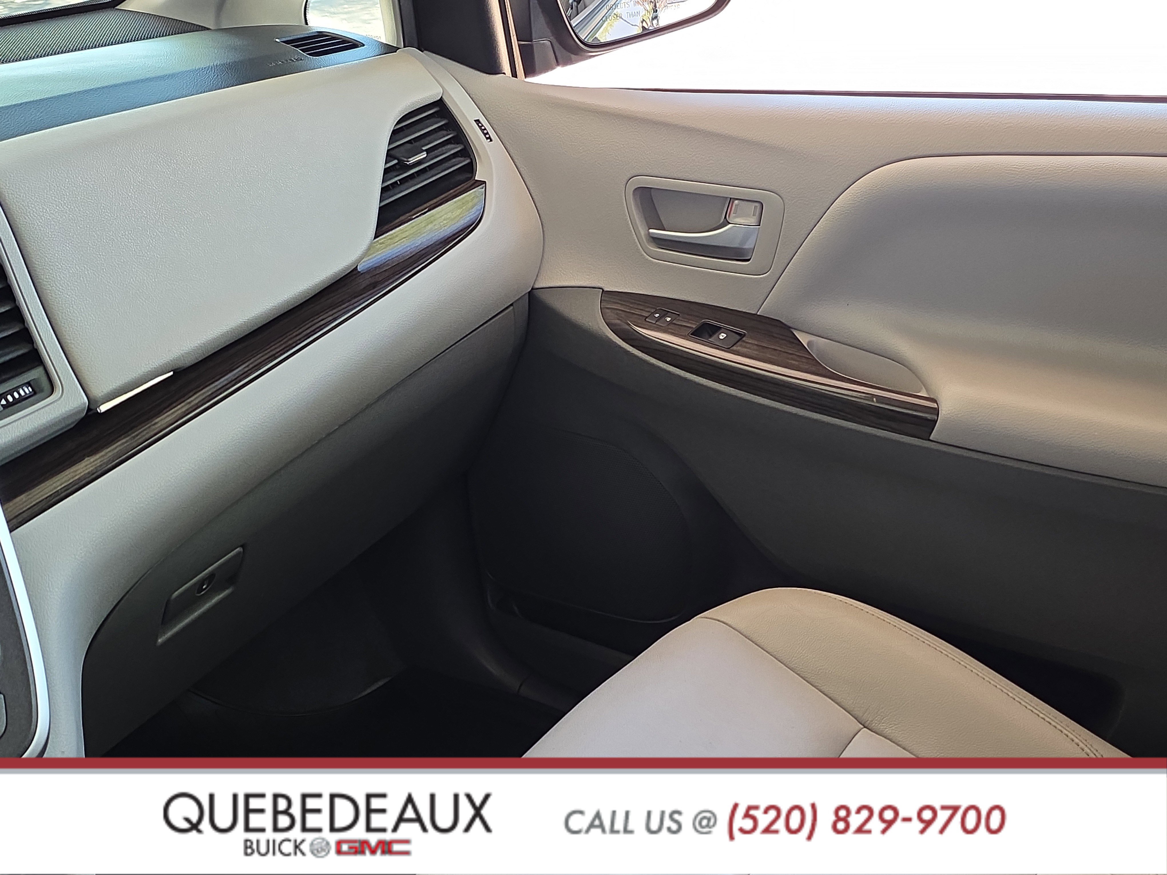 Used 2020 Toyota Sienna XLE w/ XLE Navigation Package FWD image 24