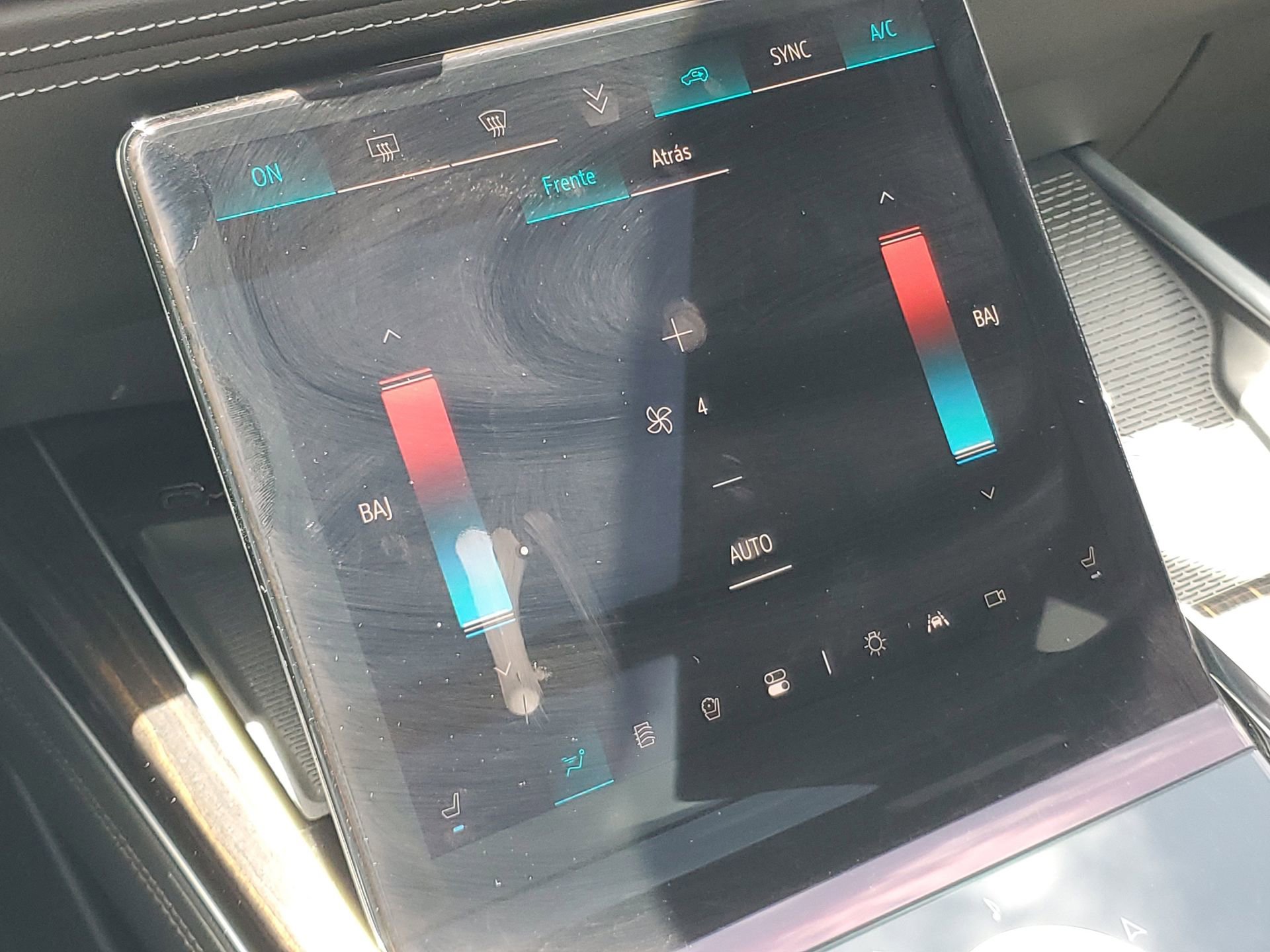 Used 2025 Cadillac Escalade Premium Luxury image 29