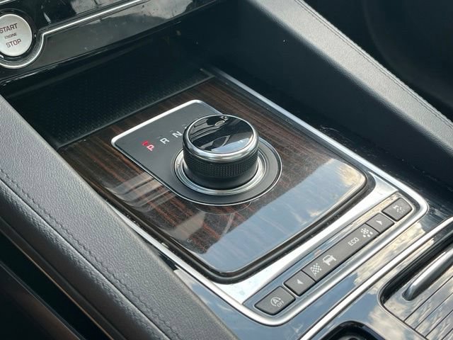 Used 2020 Jaguar F-PACE Prestige AWD/4WD image 28