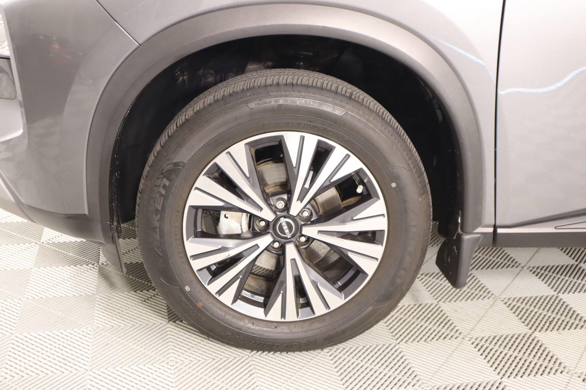 Used 2022 Nissan Rogue SV FWD image 16