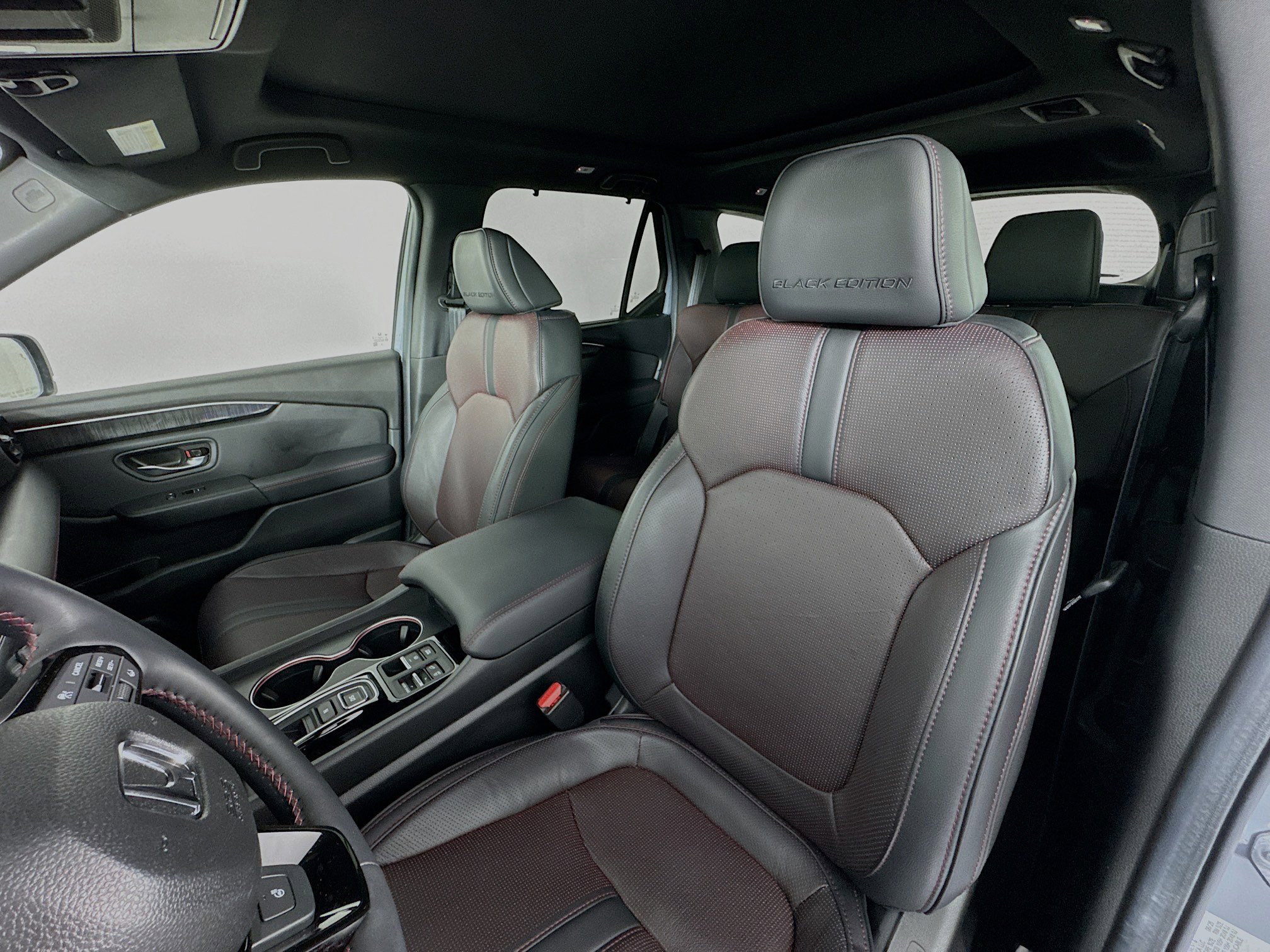 Certified 2025 Honda Pilot Black Edition image 22