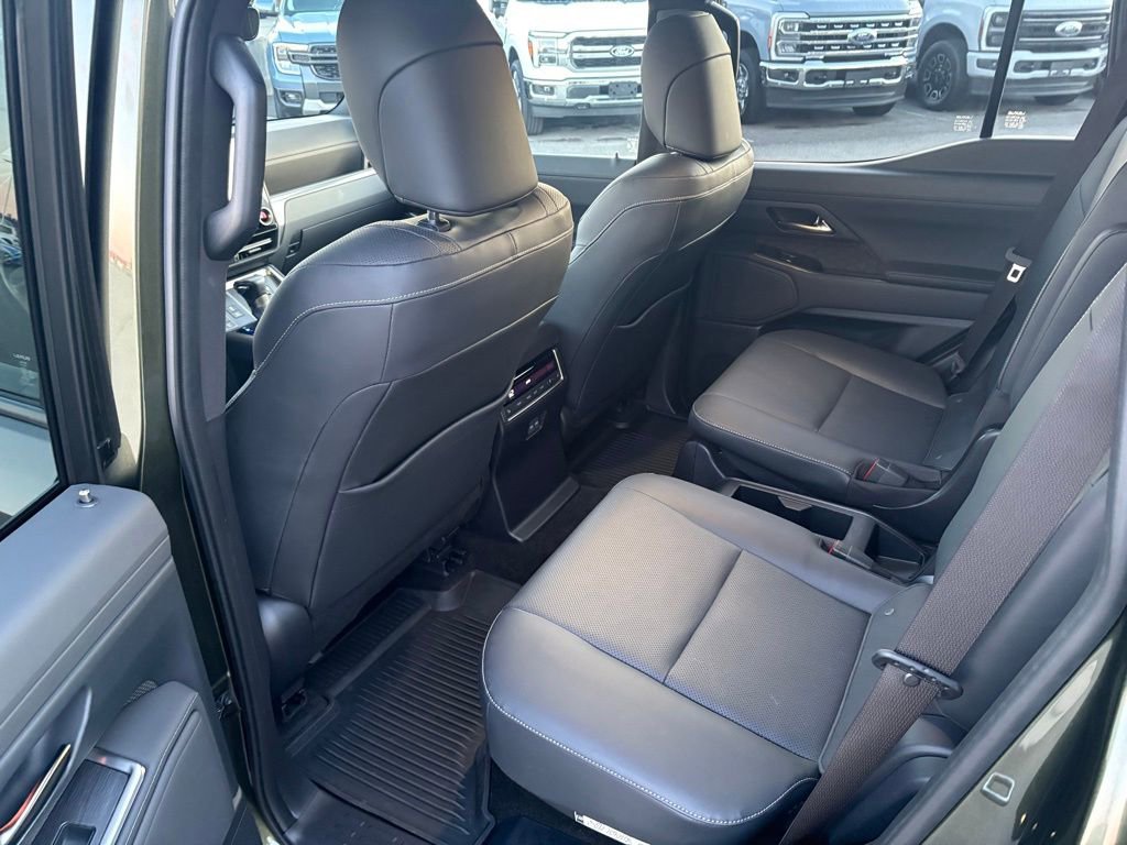 Used 2024 Lexus GX 550 image 16