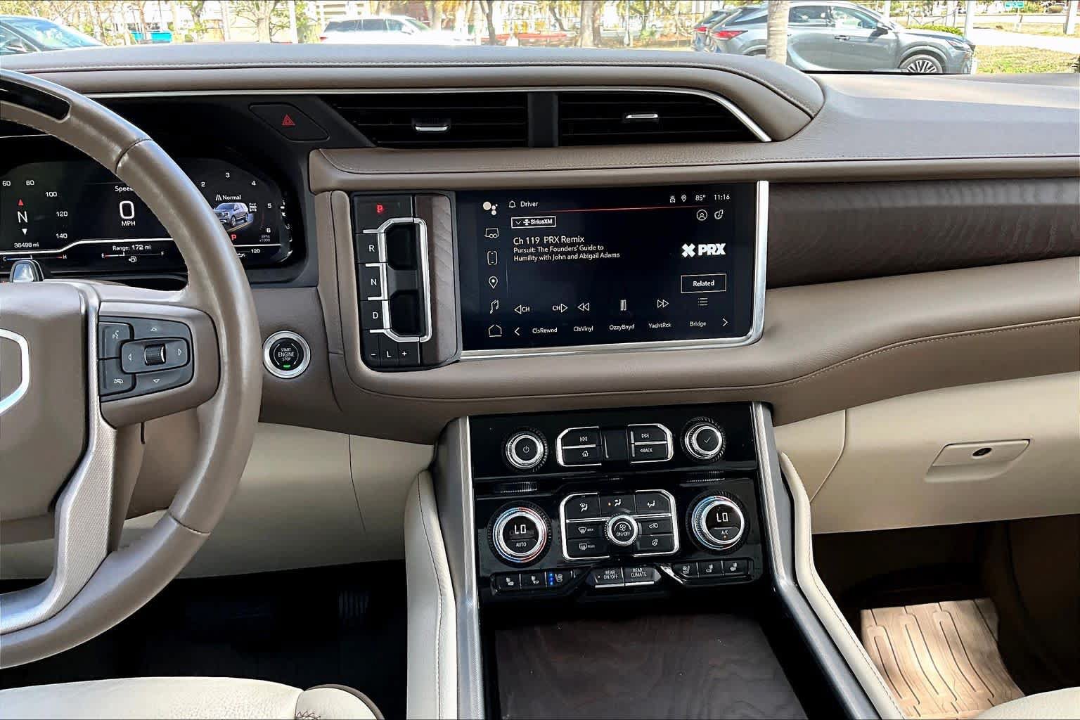 Used 2024 GMC Yukon Denali w/ Advanced Technology Package AWD/4WD image 12
