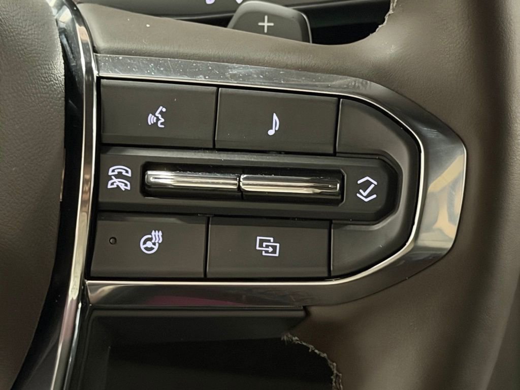 Certified 2025 GMC Yukon Elevation w/ Technology Package AWD/4WD image 50