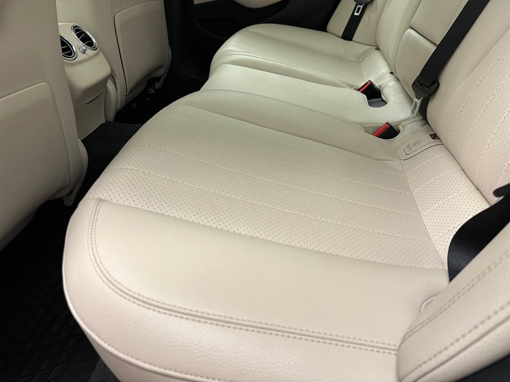 Used 2023 Mercedes-Benz E 350 4MATIC Sedan image 16