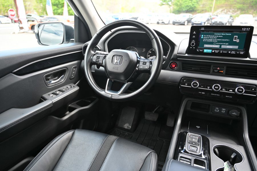 Used 2025 Honda Pilot EX-L image 10