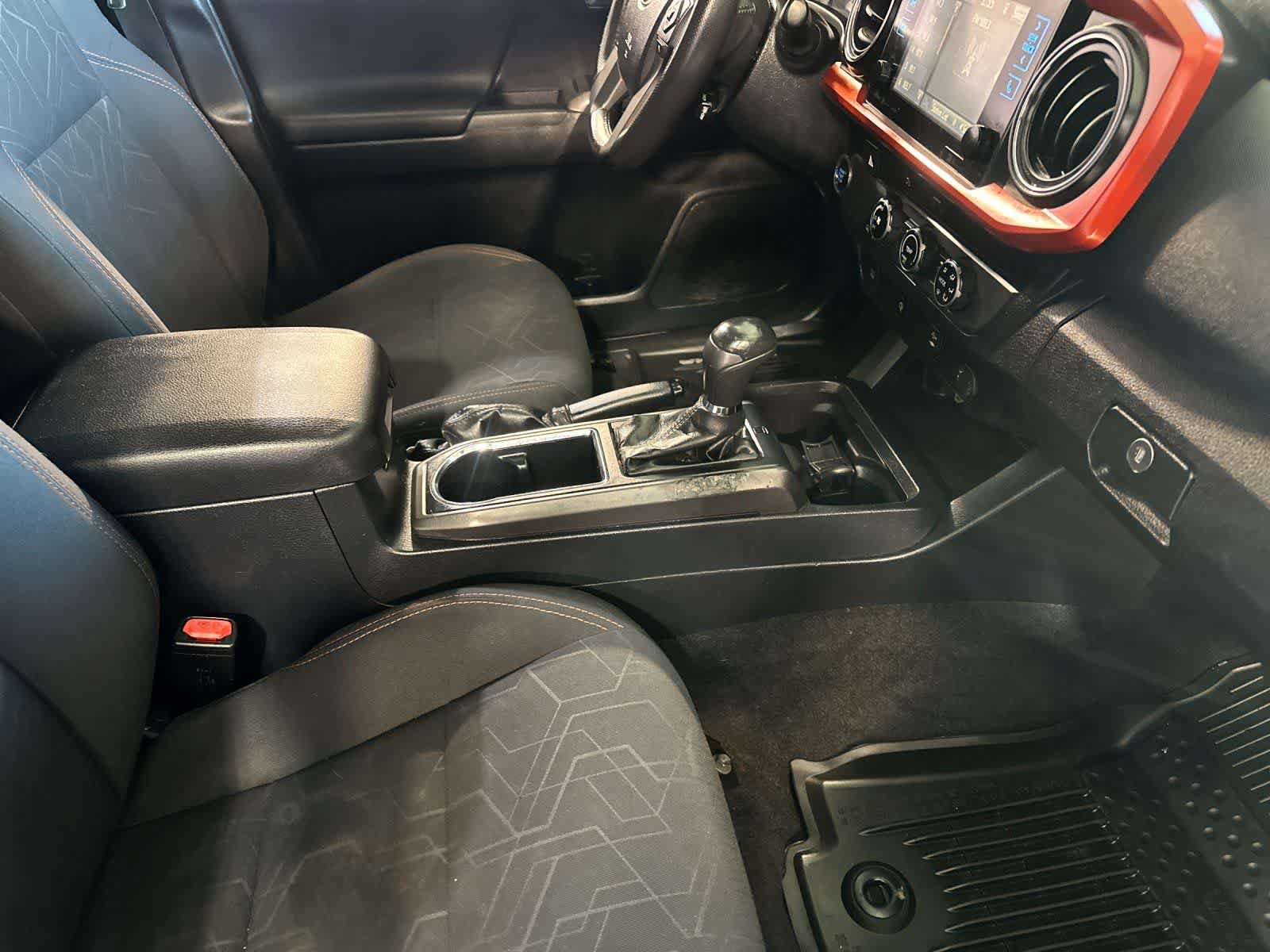 Used 2016 Toyota Tacoma TRD Sport w/ Towing Package RWD image 16