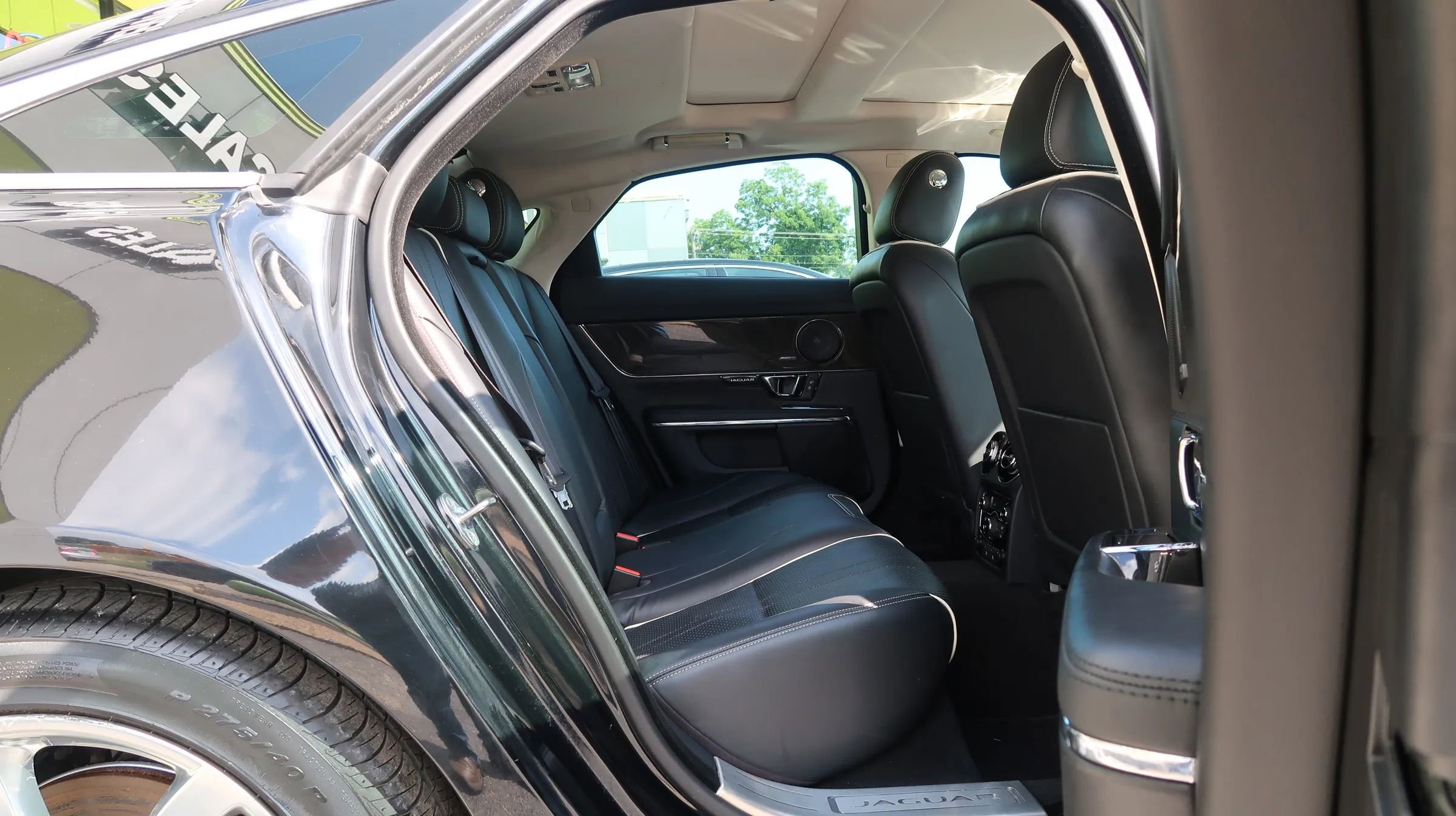 Used 2016 Jaguar XJ R-Sport RWD image 21