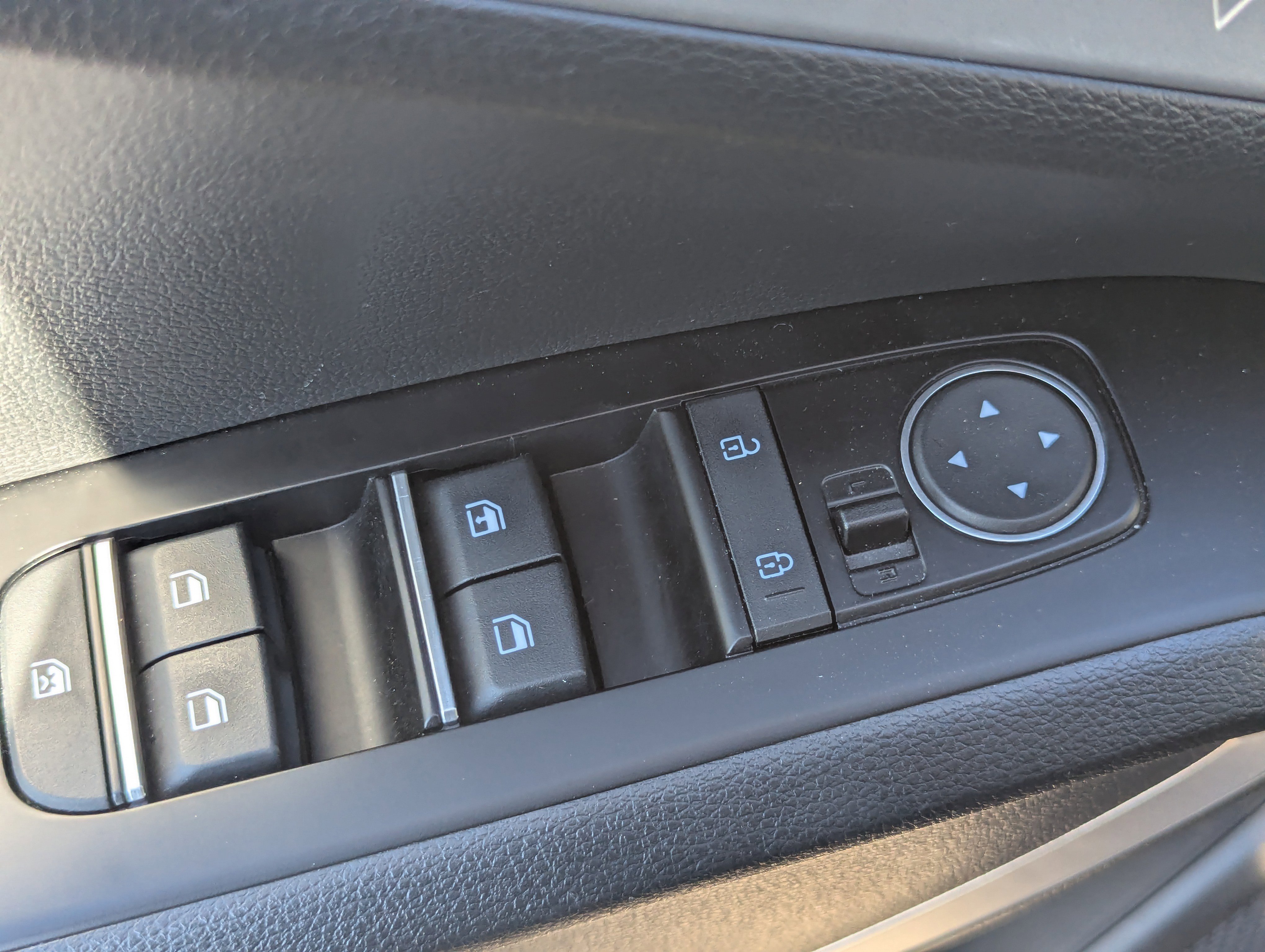 Certified 2025 Kia Soul LX w/ LX Technology Package image 22