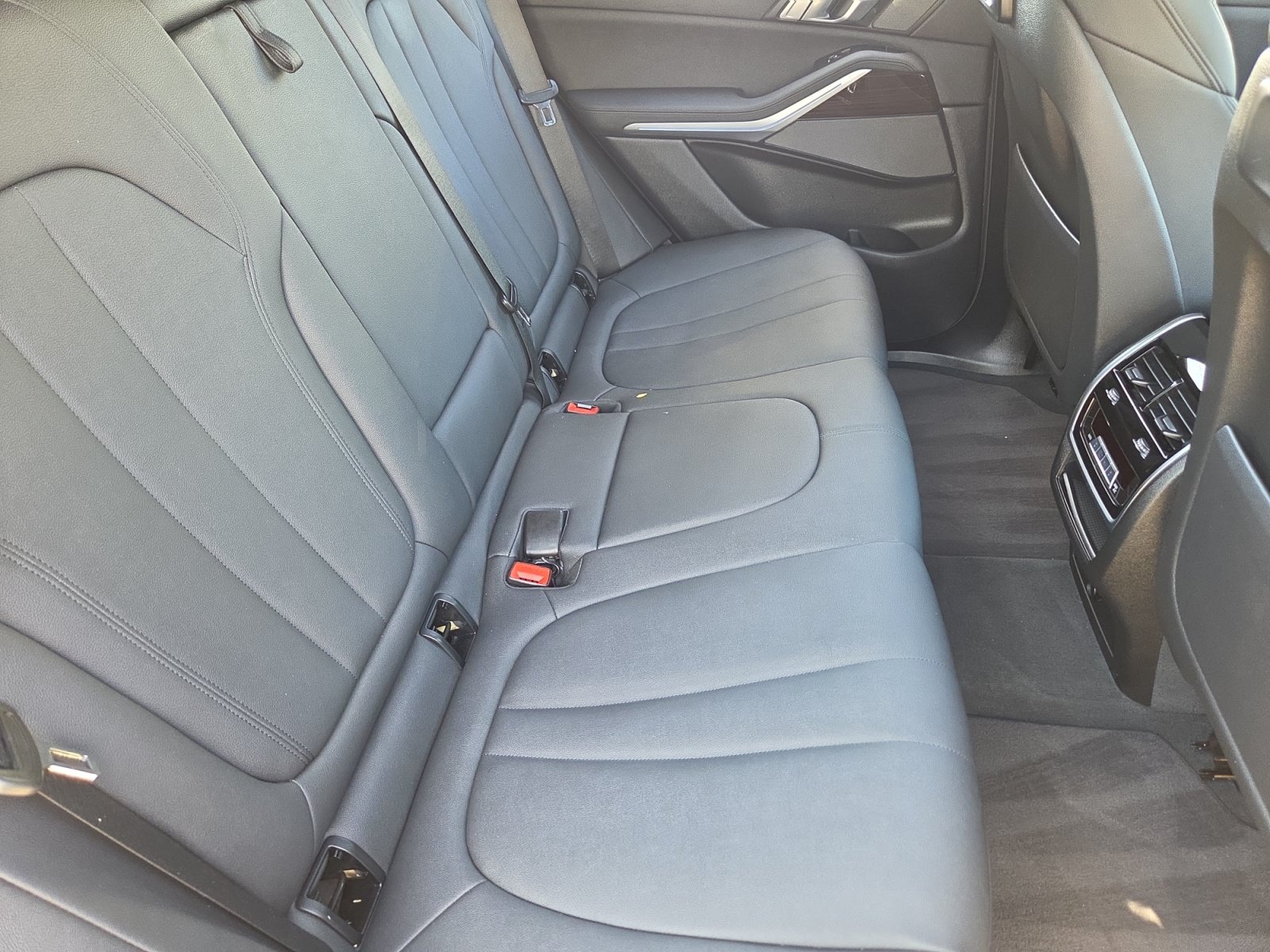 Used 2021 BMW X5 xDrive45e w/ Premium Package AWD/4WD image 18